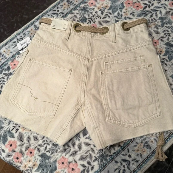 NWT We The Free Moxie Barrel Shorts White - Picture 5 of 7